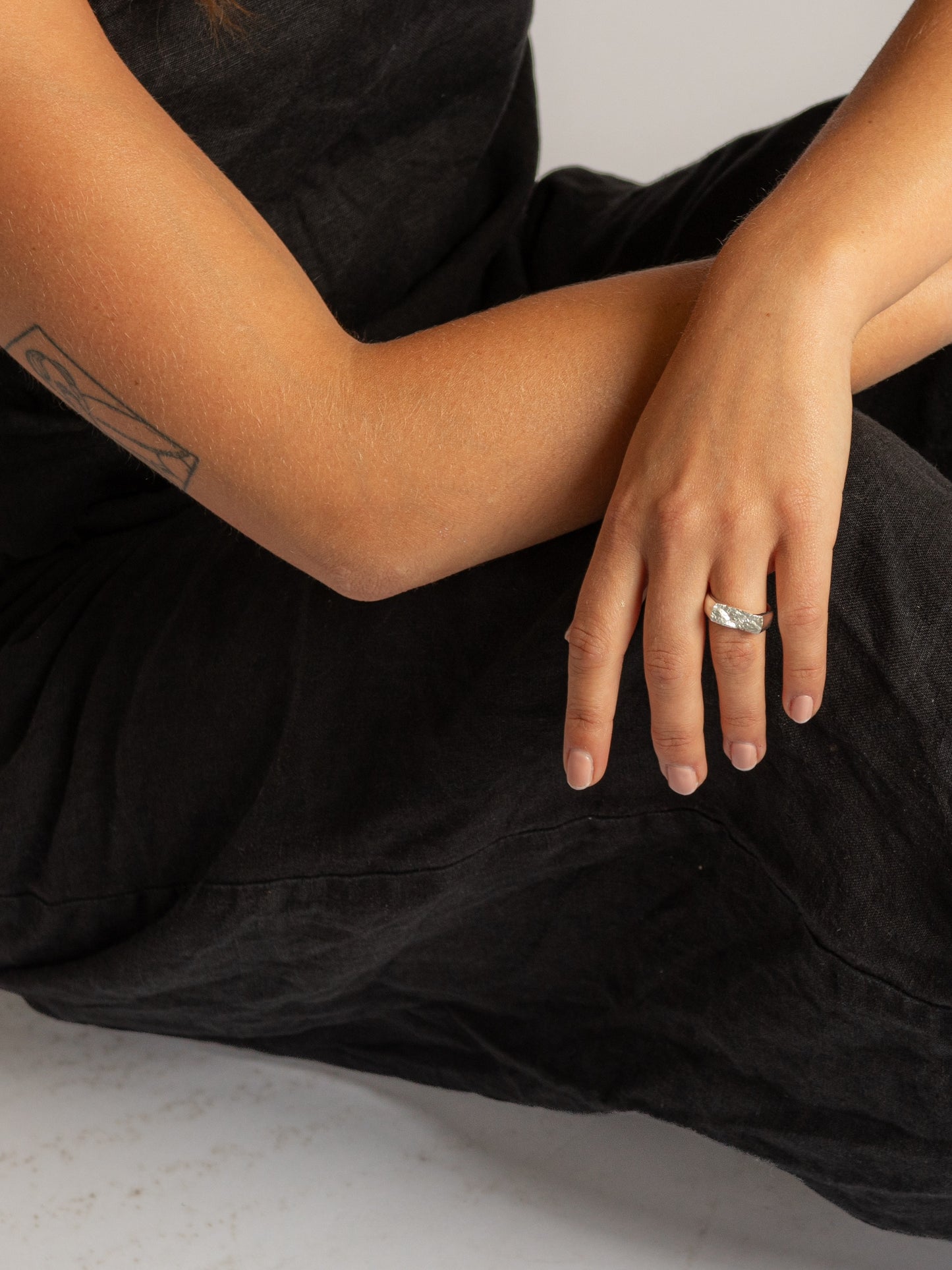 Subtle Signet Ring | 925 Silver